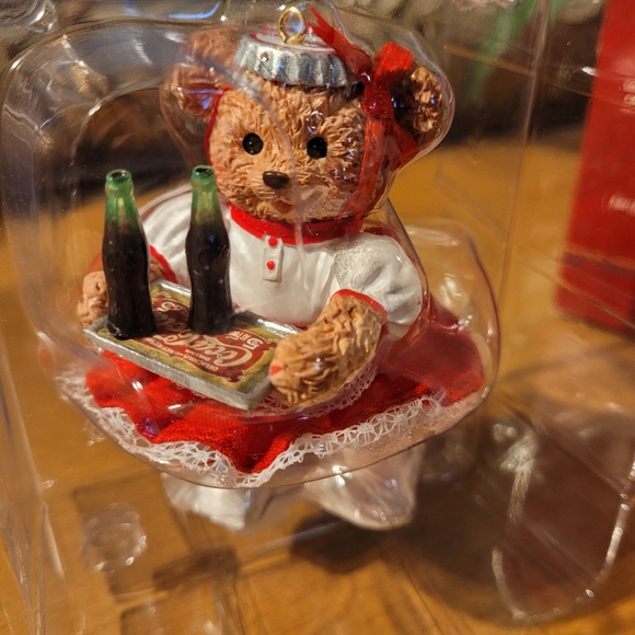 Coca-Cola Cutie Christmas ornament. - Picture 5 of 8